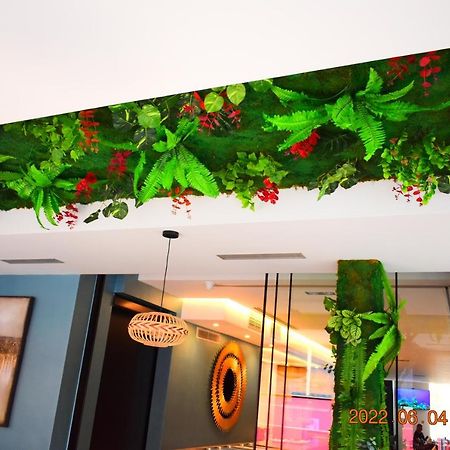 Carpe Diem Apartments-Hotel Shëngjin Esterno foto